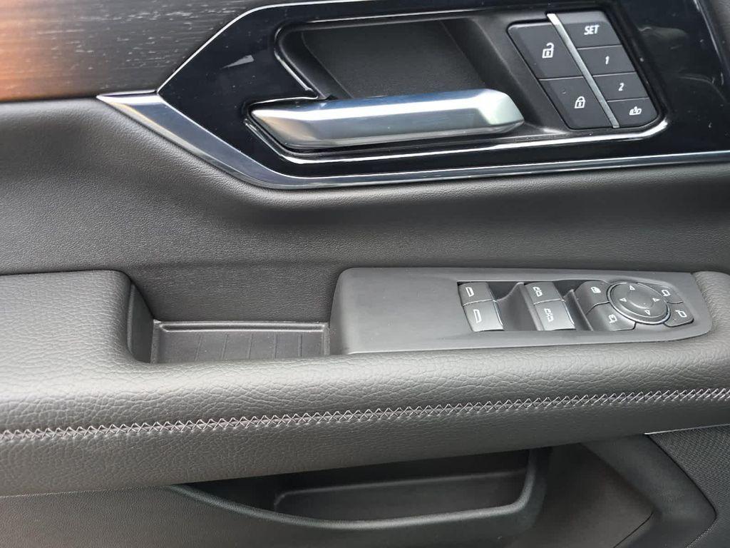 used 2025 GMC Yukon XL car, priced at $85,995