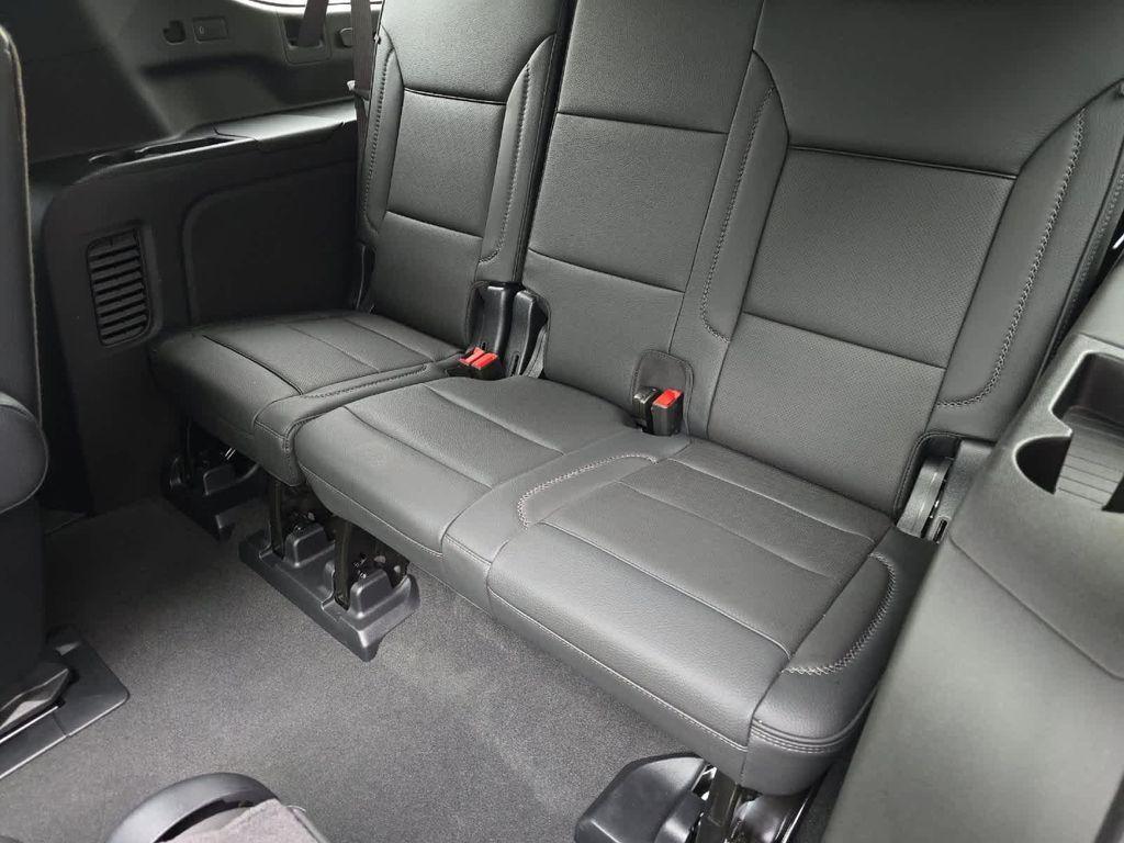 used 2025 GMC Yukon XL car, priced at $85,995