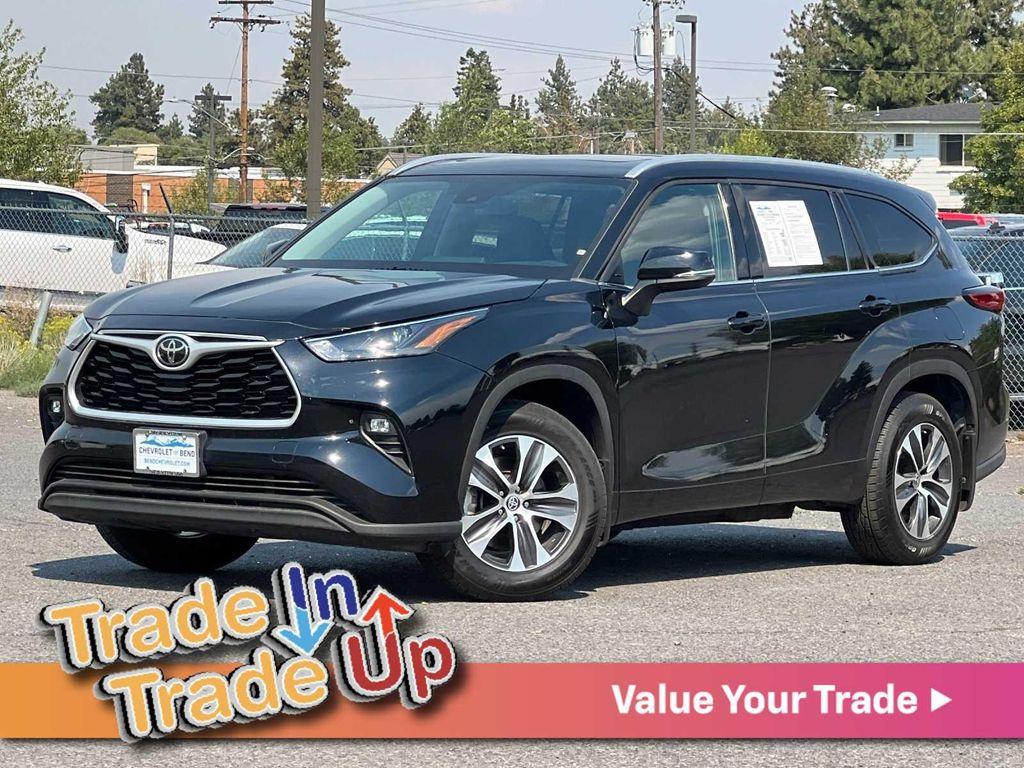 used 2022 Toyota Highlander car, priced at $30,990