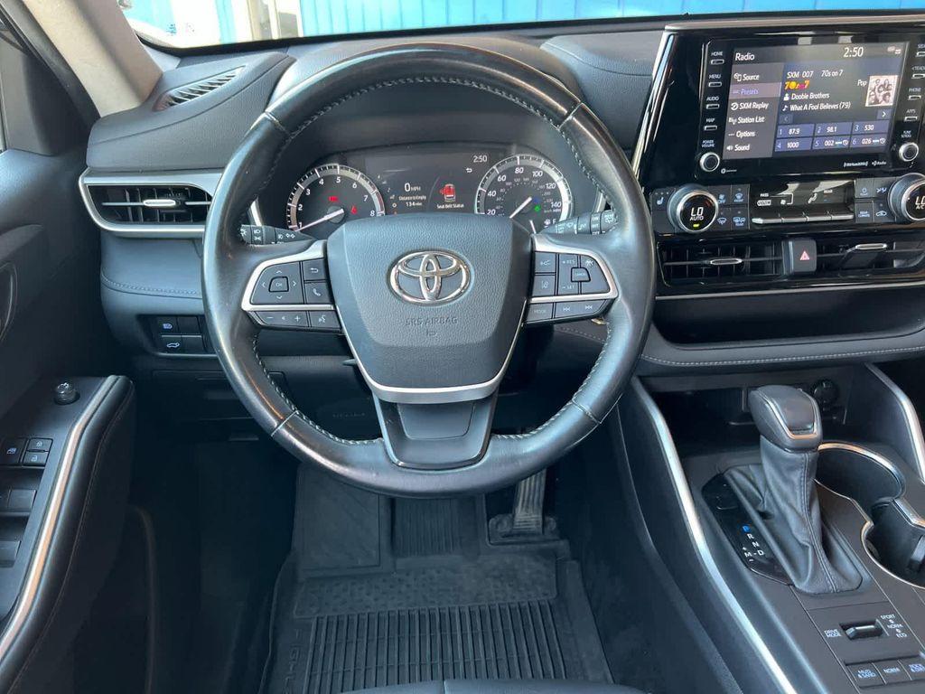 used 2022 Toyota Highlander car, priced at $30,990
