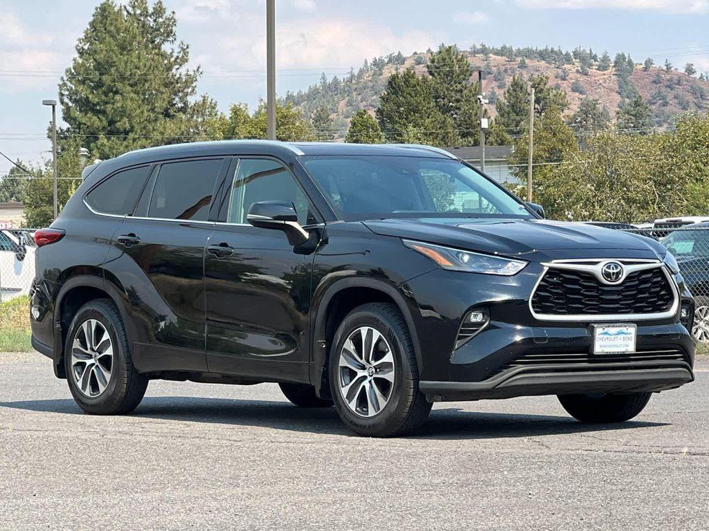 used 2022 Toyota Highlander car, priced at $30,990