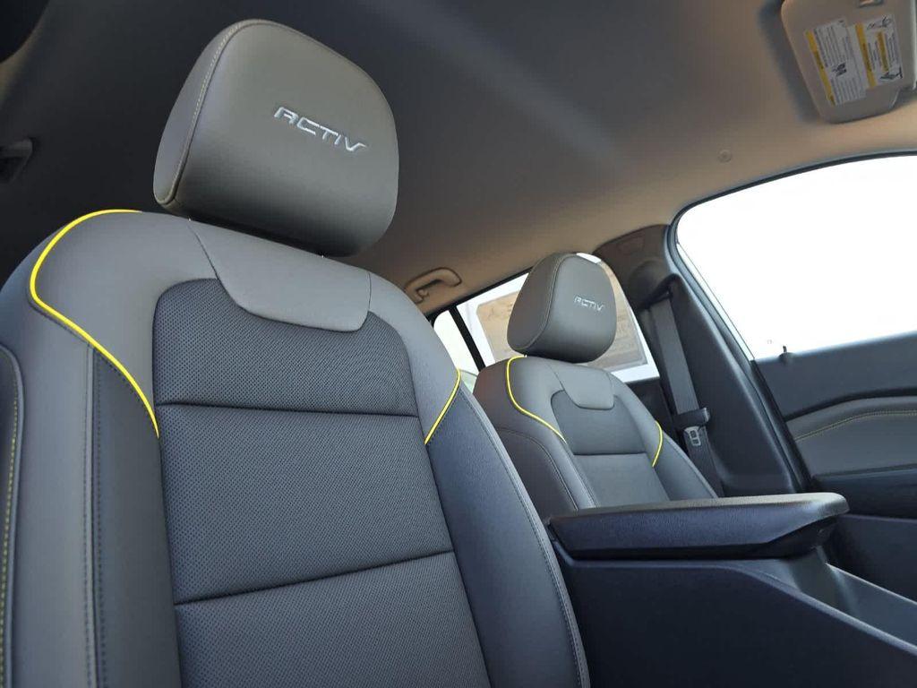 new 2025 Chevrolet Trax car, priced at $27,085