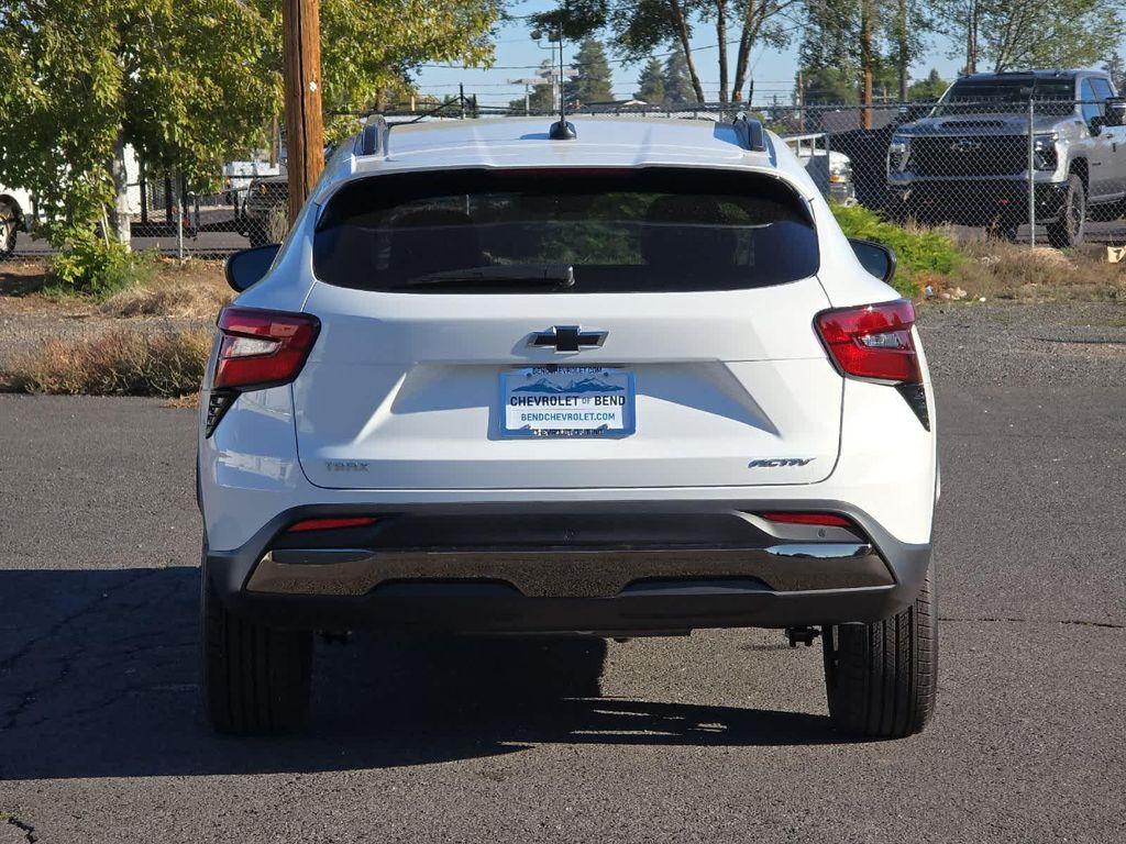 new 2025 Chevrolet Trax car, priced at $27,085