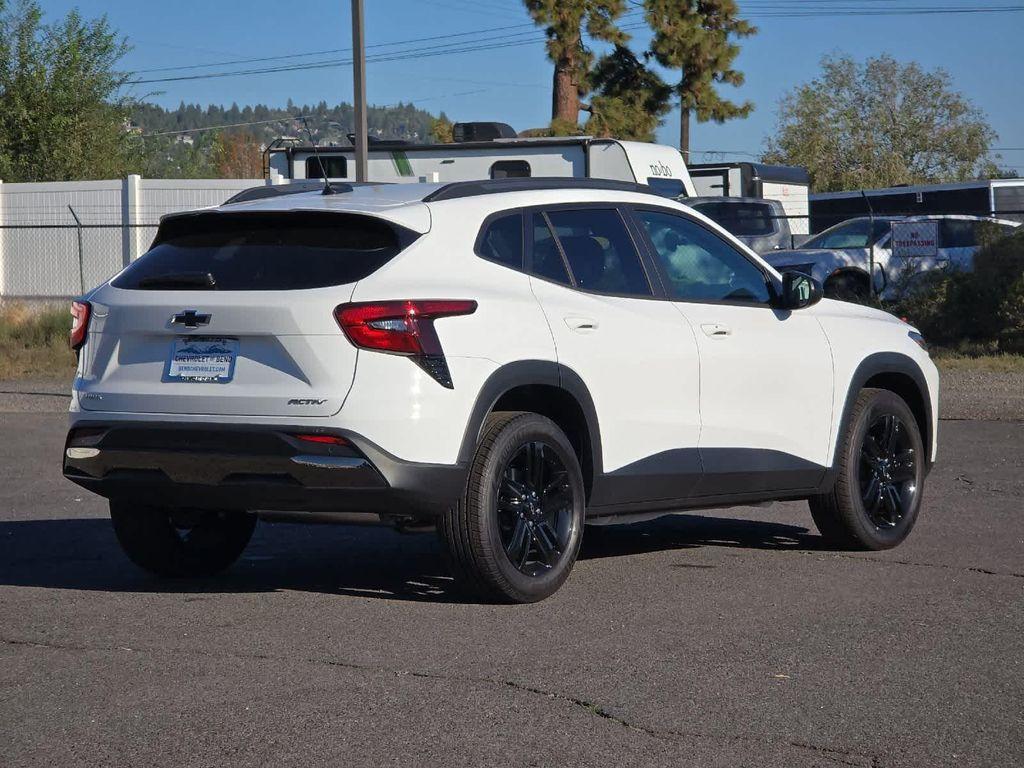 new 2025 Chevrolet Trax car, priced at $27,085