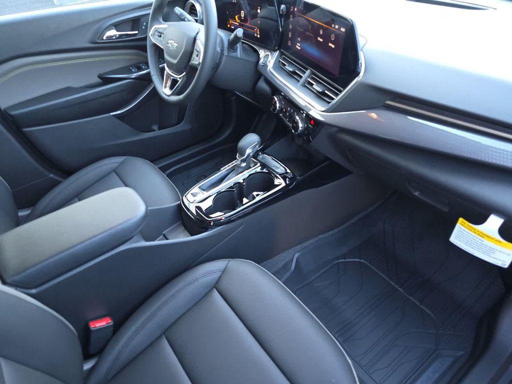 new 2025 Chevrolet Trax car, priced at $27,085