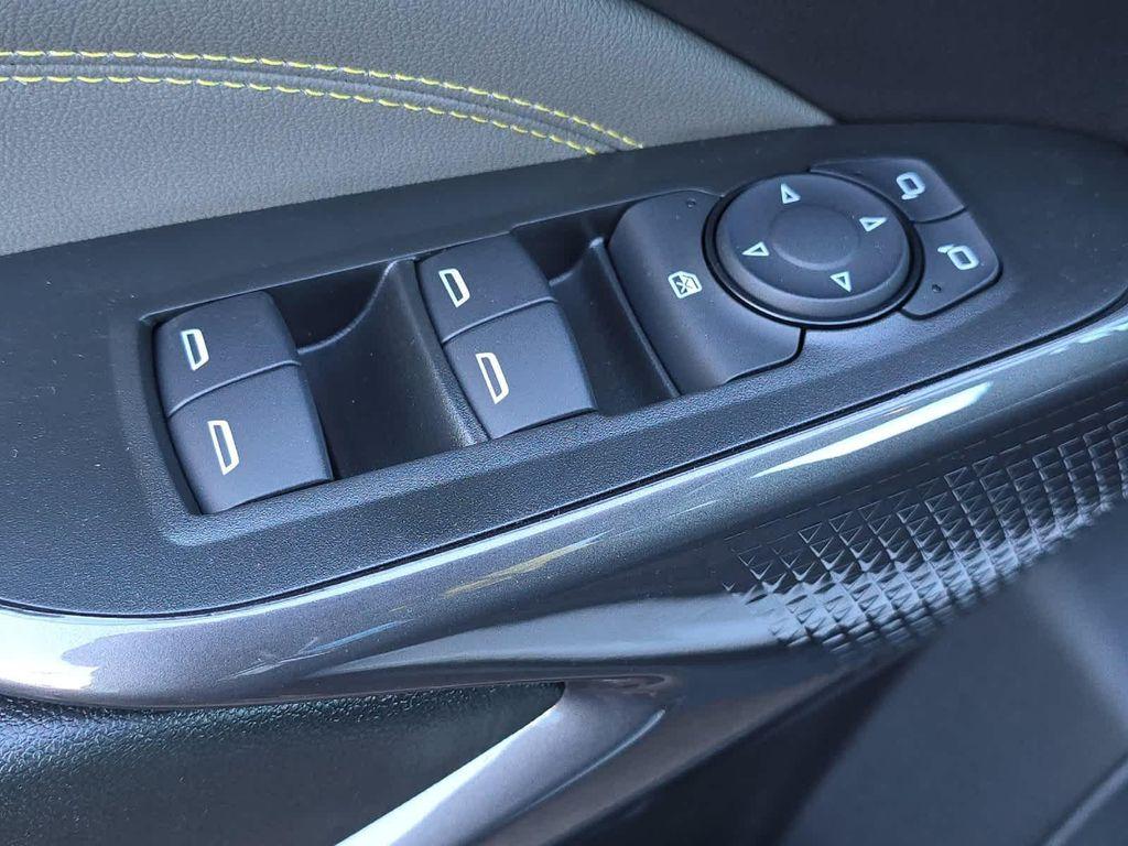 new 2025 Chevrolet Trax car, priced at $27,085