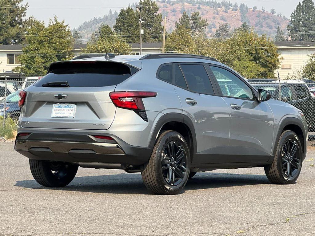new 2025 Chevrolet Trax car, priced at $27,085