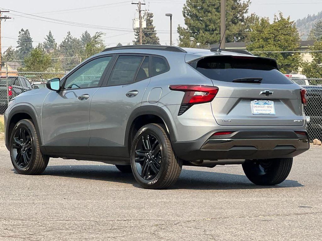 new 2025 Chevrolet Trax car, priced at $27,085
