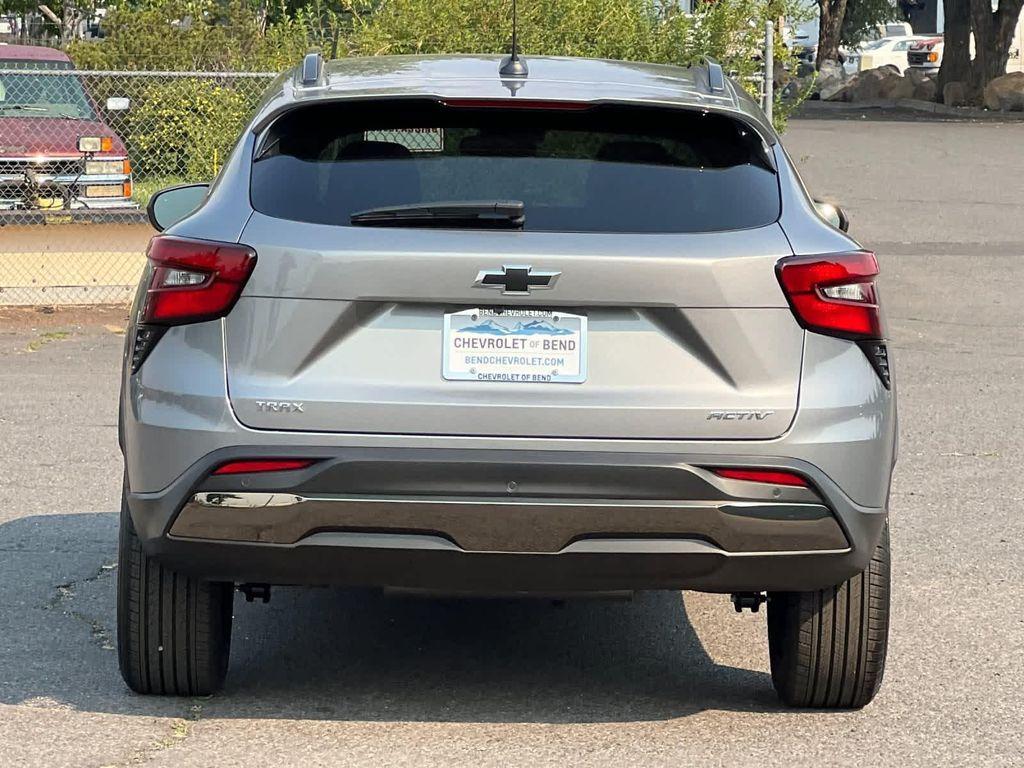 new 2025 Chevrolet Trax car, priced at $27,085