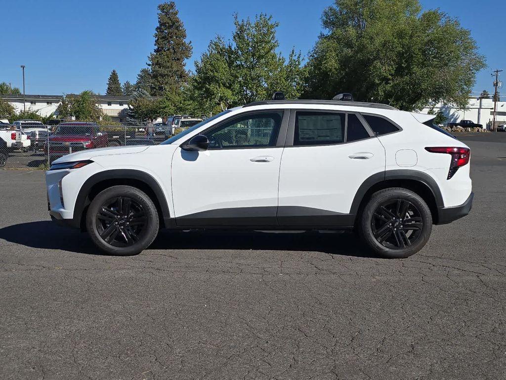 new 2025 Chevrolet Trax car, priced at $27,380