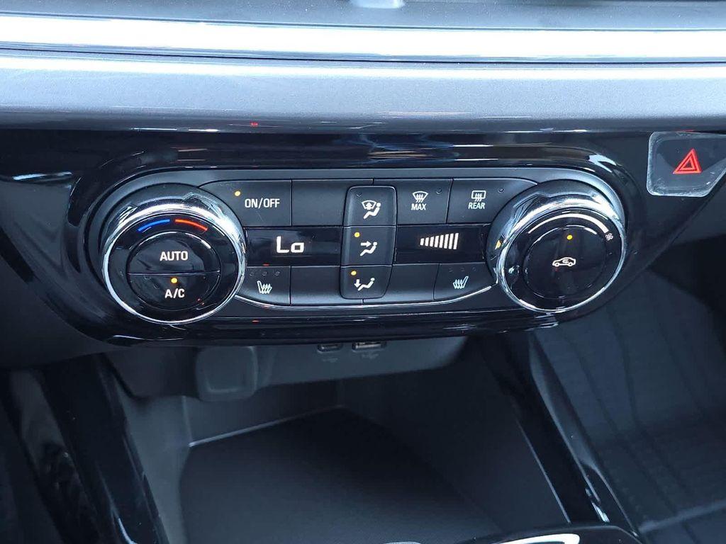 new 2025 Chevrolet Trax car, priced at $27,380