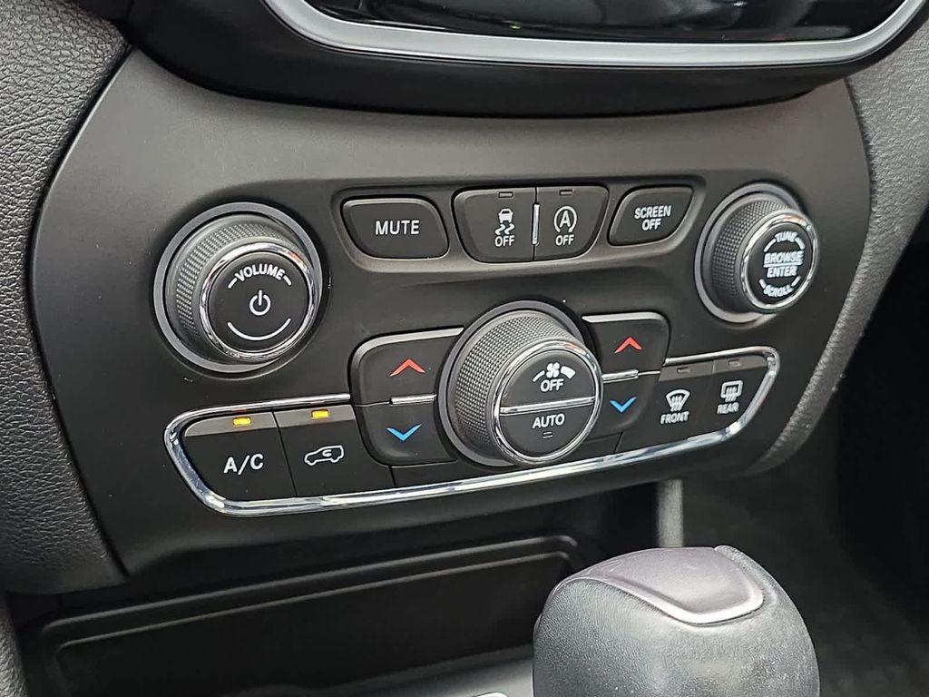 used 2020 Jeep Cherokee car, priced at $19,991