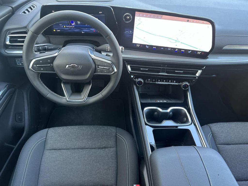 new 2025 Chevrolet Traverse car, priced at $44,380