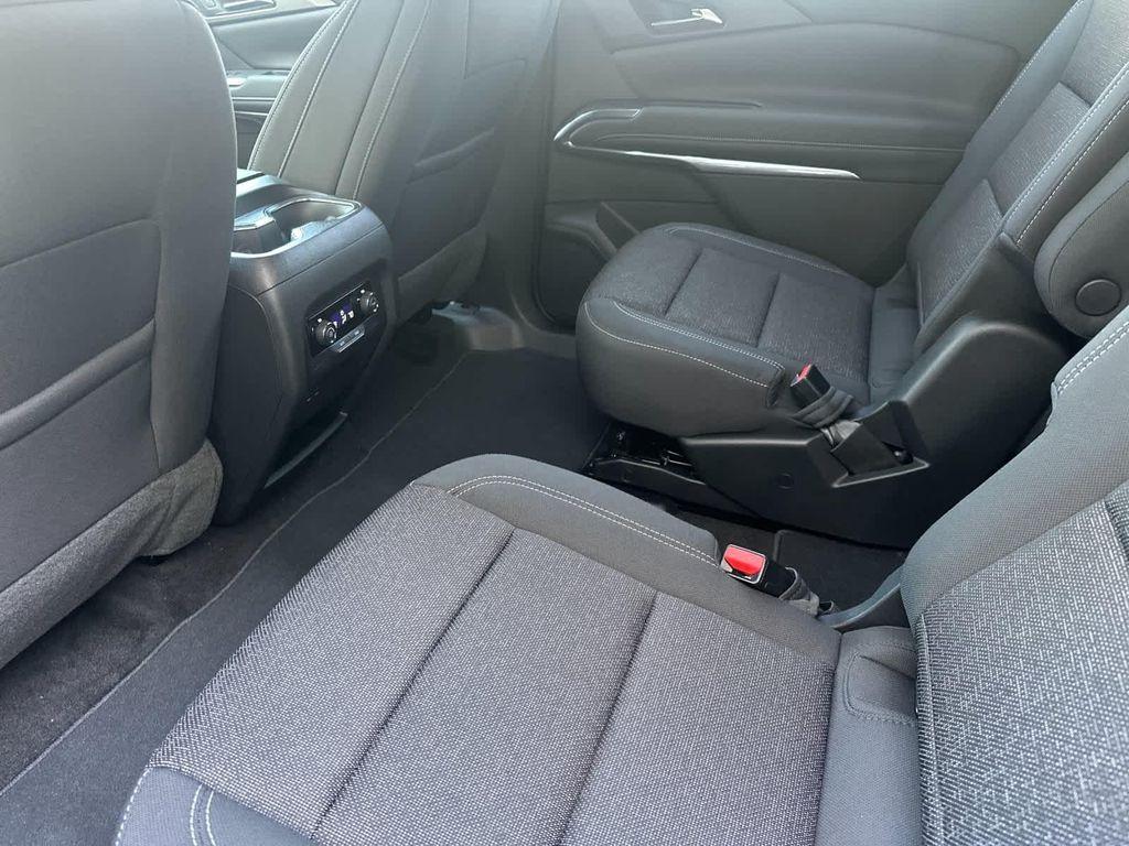 new 2025 Chevrolet Traverse car, priced at $44,380