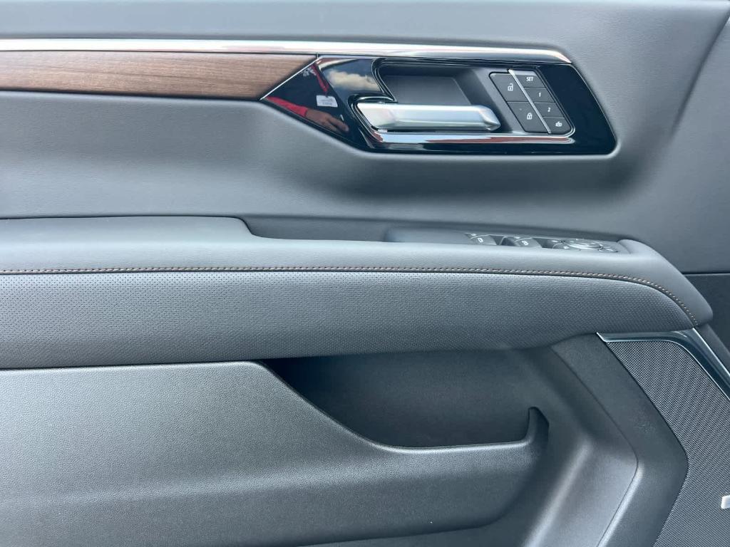 new 2025 Chevrolet Suburban car, priced at $98,345