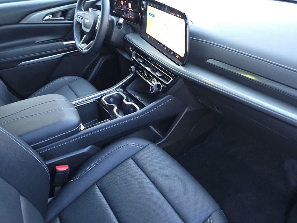 new 2025 Chevrolet Traverse car, priced at $43,495