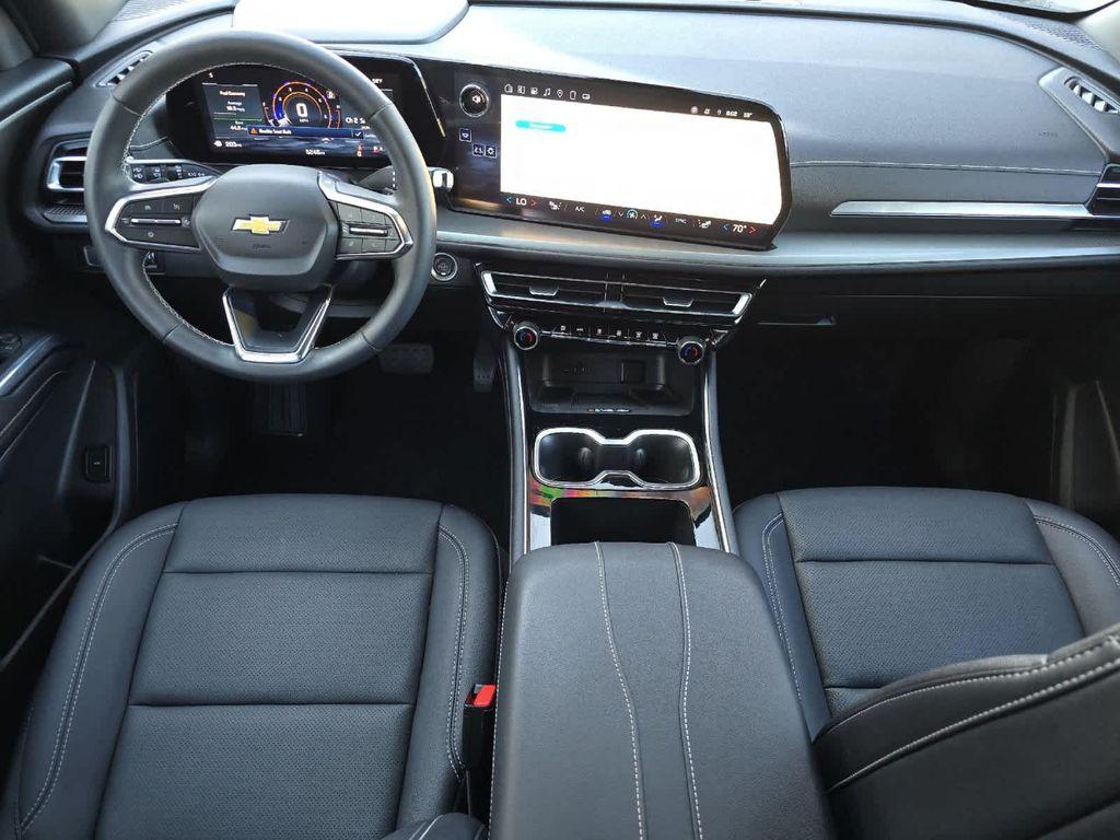 new 2025 Chevrolet Traverse car, priced at $43,495