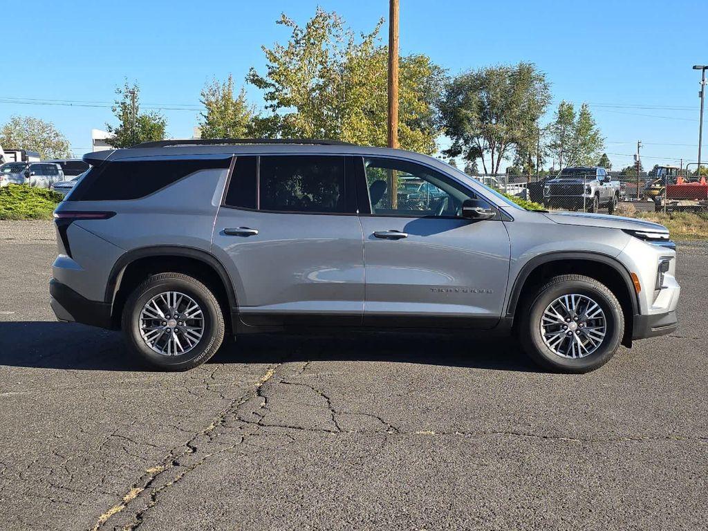 new 2025 Chevrolet Traverse car, priced at $43,495