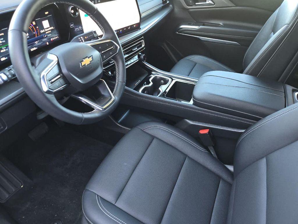 new 2025 Chevrolet Traverse car, priced at $43,495