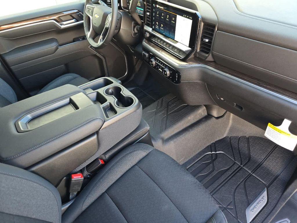 new 2026 Chevrolet Silverado 1500 car, priced at $55,620