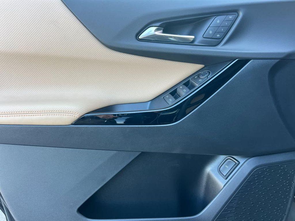 new 2025 Chevrolet Equinox car, priced at $39,875