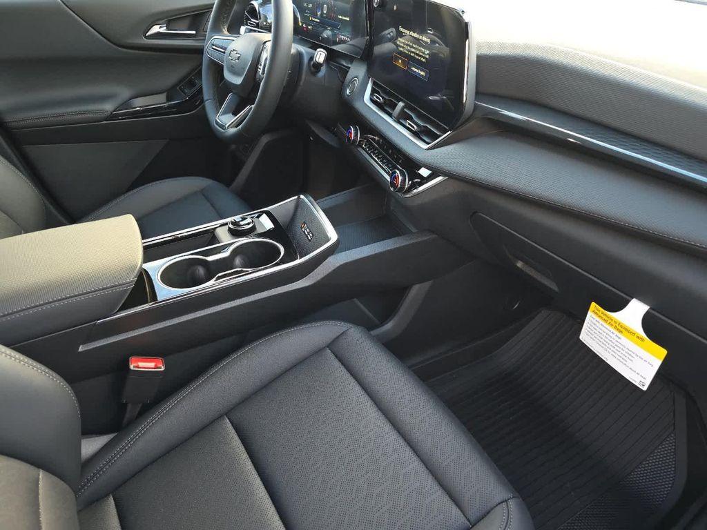 new 2026 Chevrolet Equinox car, priced at $36,305