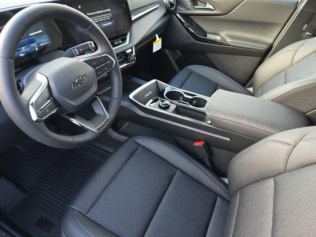 new 2026 Chevrolet Equinox car, priced at $36,305