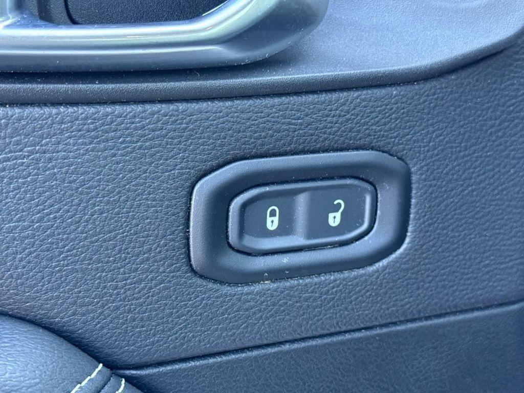 used 2022 Jeep Wrangler Unlimited car, priced at $37,990