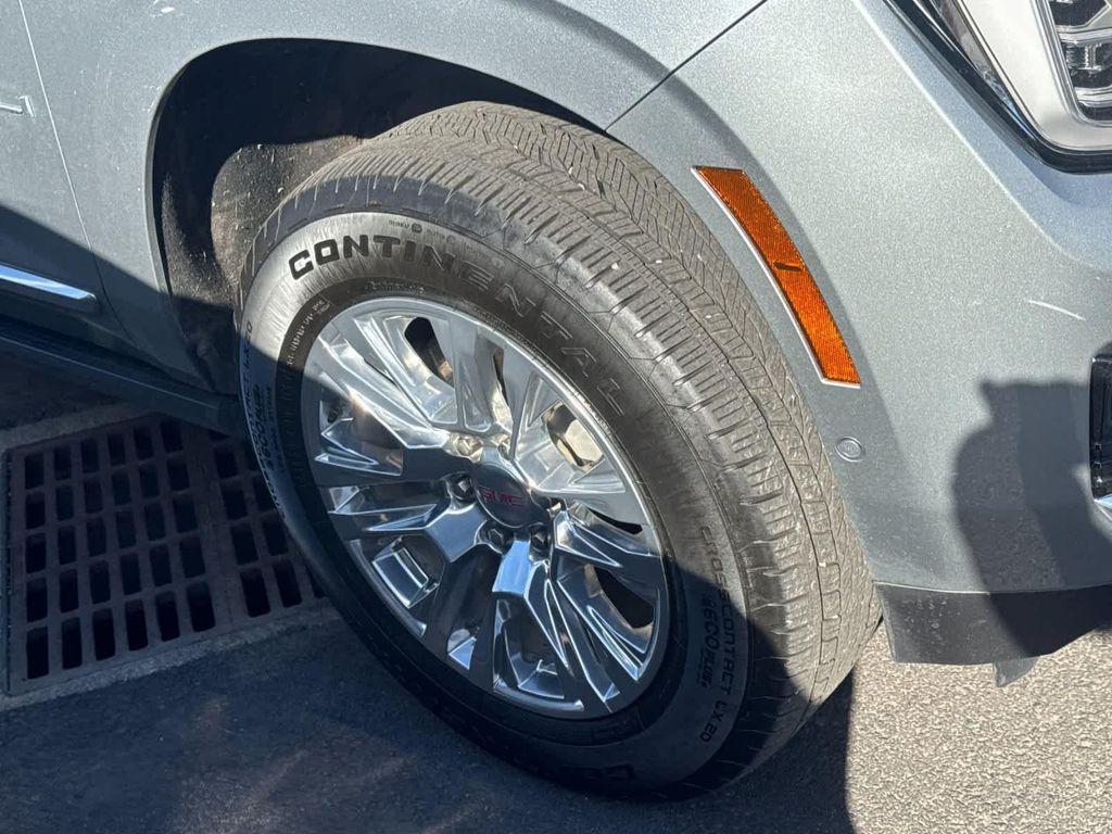 used 2025 GMC Yukon car, priced at $81,995
