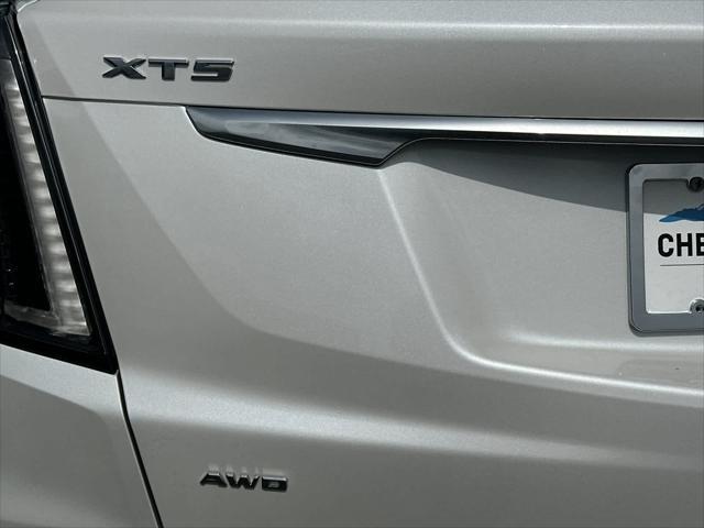 used 2023 Cadillac XT5 car