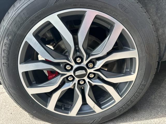 used 2023 Cadillac XT5 car