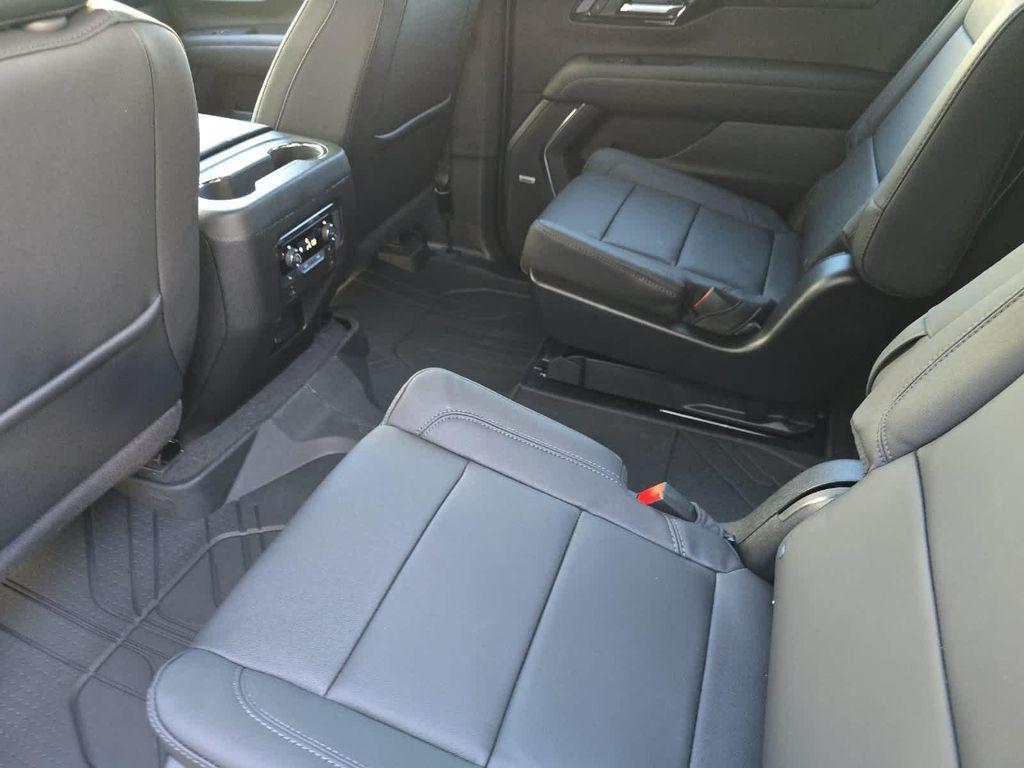 new 2026 Chevrolet Suburban car, priced at $79,685