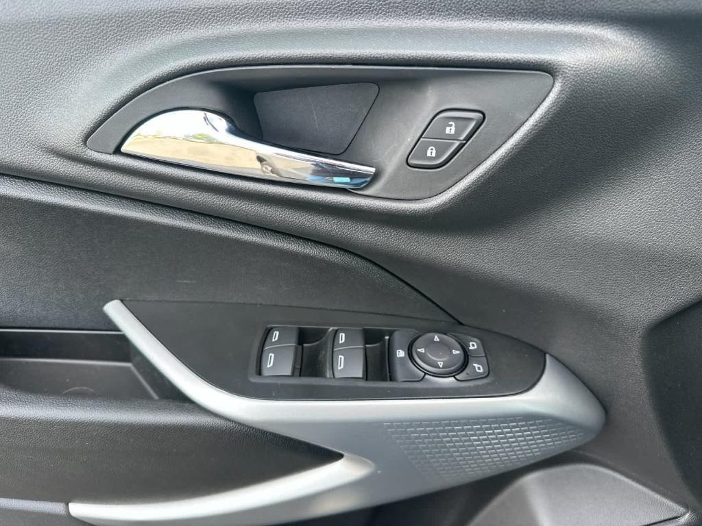used 2025 Chevrolet Trax car, priced at $25,543
