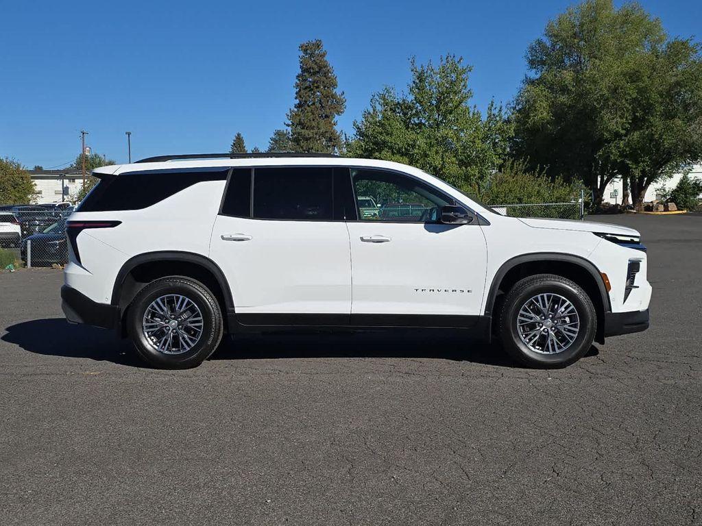 new 2026 Chevrolet Traverse car, priced at $51,545