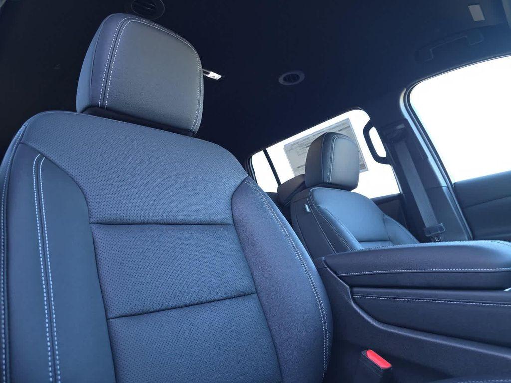 new 2026 Chevrolet Traverse car, priced at $51,545