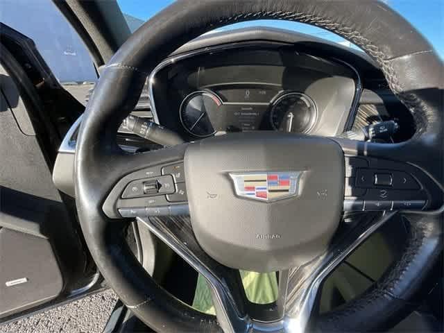 used 2022 Cadillac XT6 car, priced at $28,991