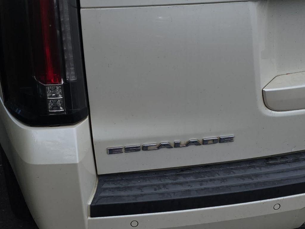 used 2015 Cadillac Escalade car, priced at $26,990