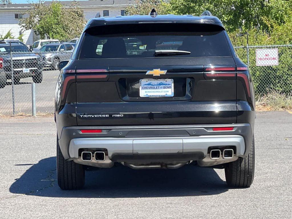 used 2025 Chevrolet Traverse car, priced at $39,994