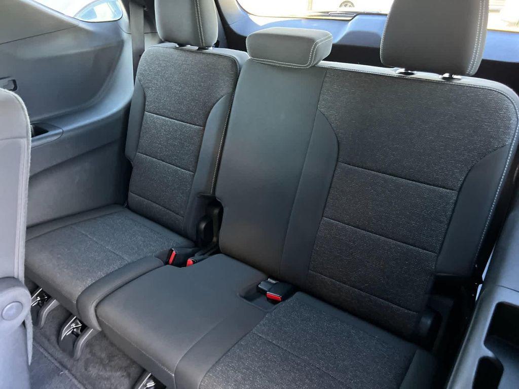 used 2025 Chevrolet Traverse car, priced at $39,994