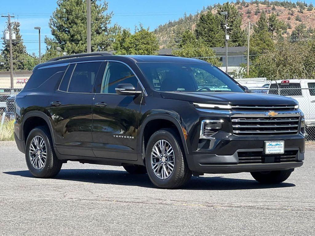 used 2025 Chevrolet Traverse car, priced at $39,994