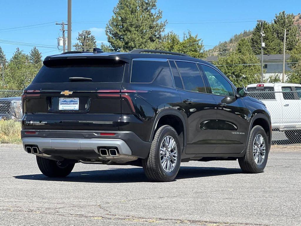 used 2025 Chevrolet Traverse car, priced at $39,994