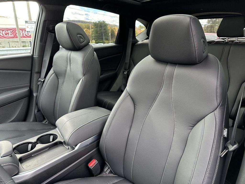 new 2025 Acura RDX car, priced at $46,650