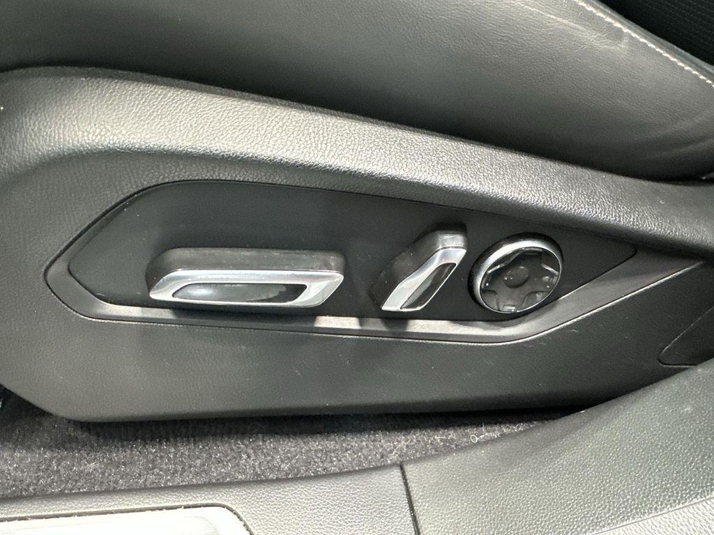 used 2022 Acura RDX car, priced at $32,000