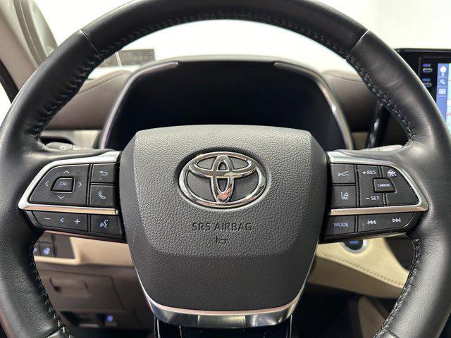 used 2020 Toyota Highlander car, priced at $31,750