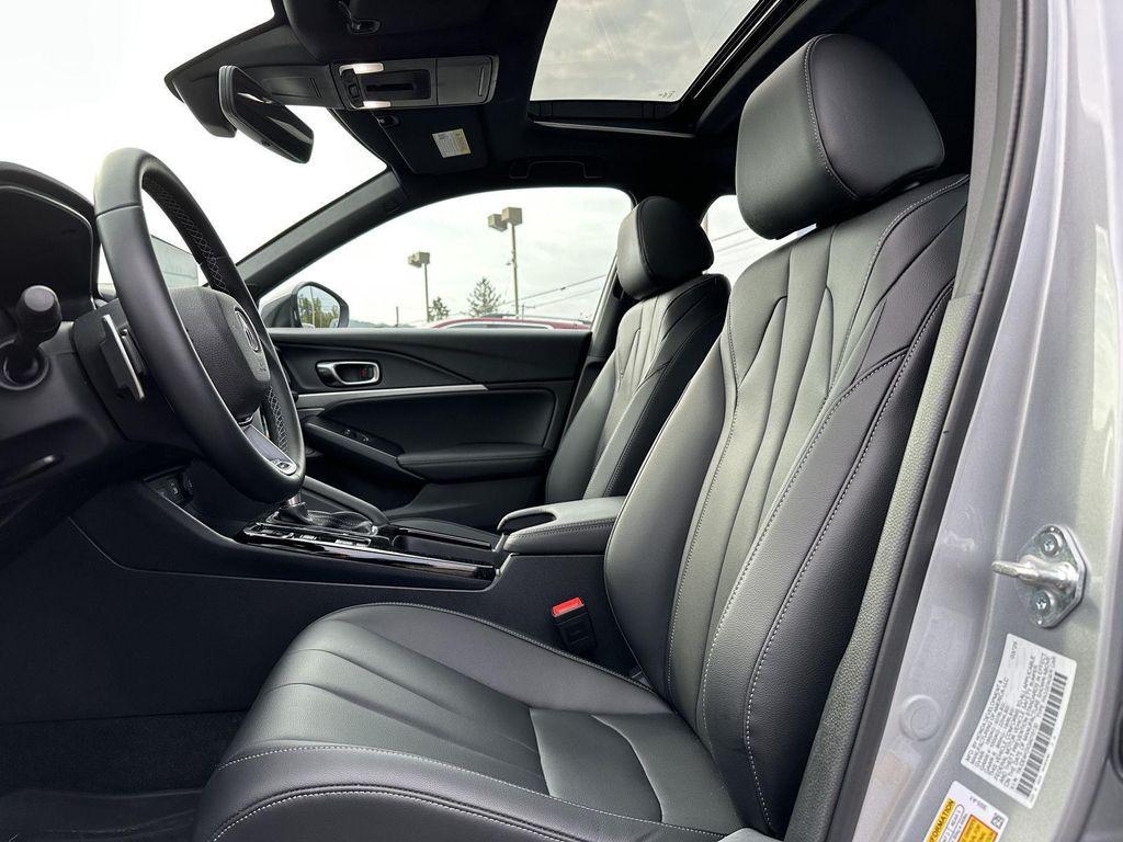 used 2025 Acura Integra car, priced at $31,000
