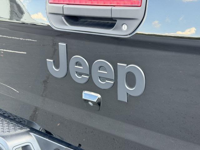 used 2021 Jeep Gladiator car, priced at $31,443
