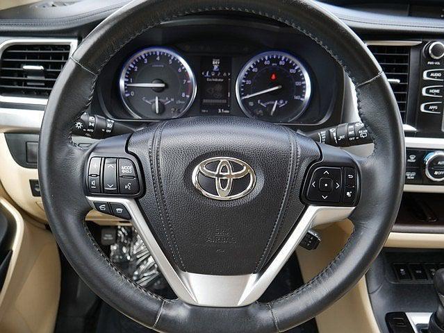 used 2014 Toyota Highlander car, priced at $16,999