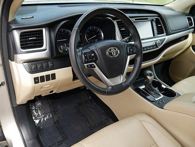 used 2014 Toyota Highlander car, priced at $16,999