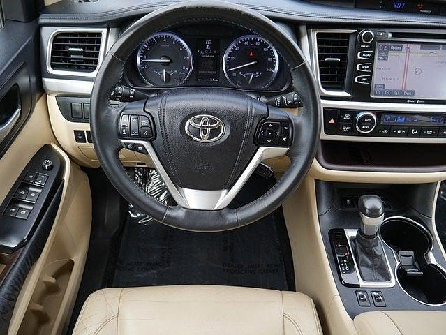 used 2014 Toyota Highlander car, priced at $16,999