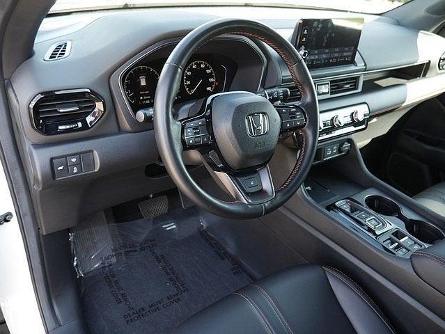 used 2025 Honda Pilot car, priced at $43,477